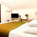 Trianon 3*