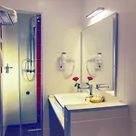 Trianon Hotell 3*