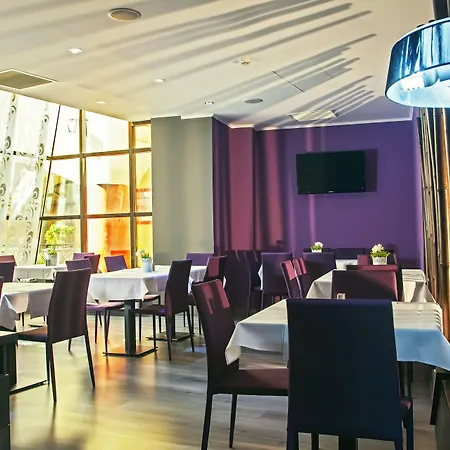 호텔 Trianon 부쿠레슈티