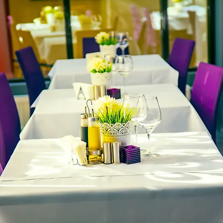 Trianon Отель 3*