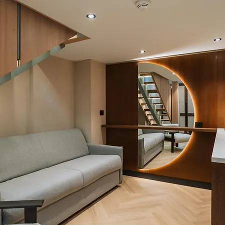 特里亚侬酒店 3*