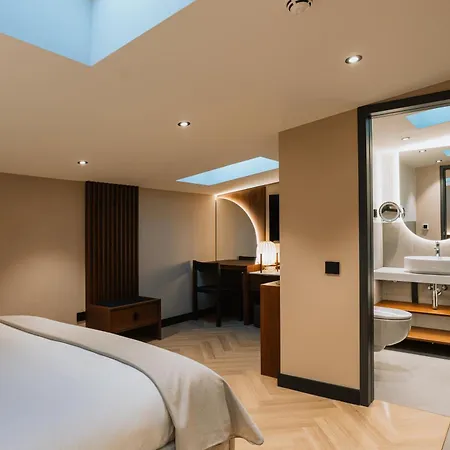 Trianon Отель 3*