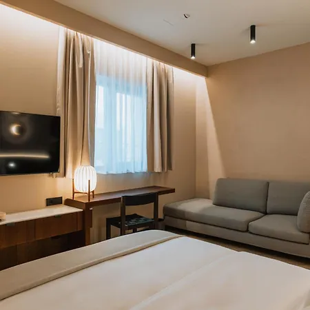 Trianon Отель 3*