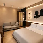 Trianon 호텔