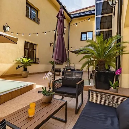 Hotel Trianon