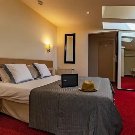 Trianon 3*