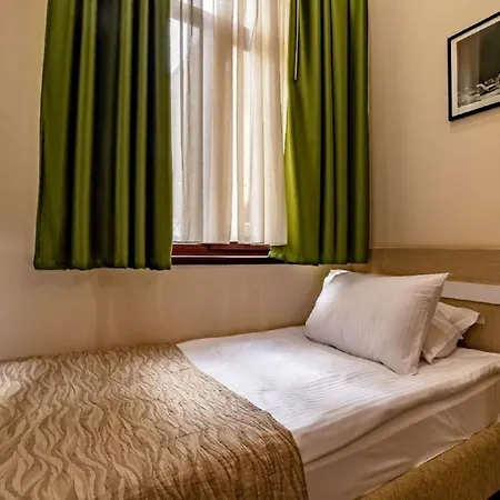 Trianon 3*