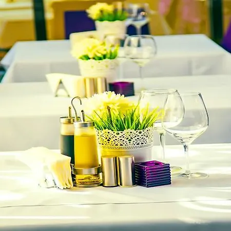 Trianon 3*