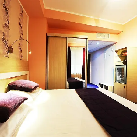 Trianon Hotel 3*