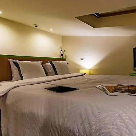 Trianon 3*