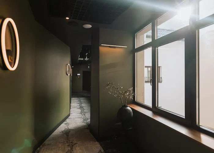 特里亚侬酒店 3*